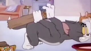 Jerry Steals Tom's Milk with a Straw | Tom and Jerry Classic Funny Cartoon Chase