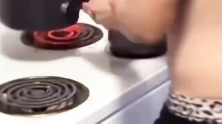 Como fazer gelo com água quente