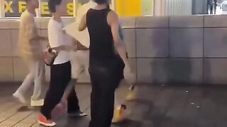 Terrifying fight by the roadside”