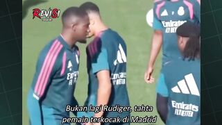 Aksi Konate di laga pertamanya di Bernabeu ini kocak banget! 😳🤣