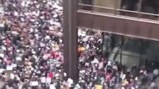 TRUMP DIDEMO "BUKAN PRESIDEN!"