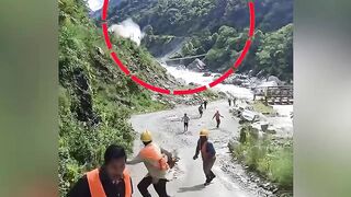 নেপালে যেন কেয়ামতের আলামতসহ আন্তর্জাতিক সব