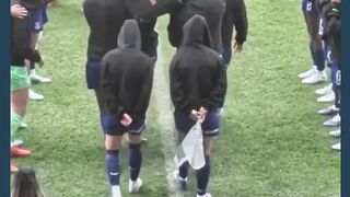 Cara unik pemain ini mengubur karirnya di MU! 🤯