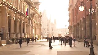 A Stunning Walk Through a Historic European Gallery ✨🏛️