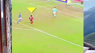 Ketika Seorang Gelandang Menjadi Seorang Kiper 🤯⚽️