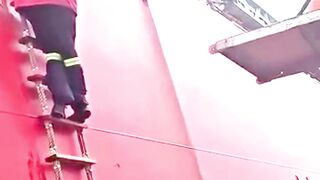 Dangerous Daily Life In The North or Arctic Sea