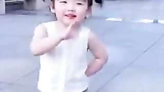 感覺今天自己萌萌噠 #騙你生女兒 #萌娃跳舞 #愛跳舞的小姑娘 #人類幼崽.mp4