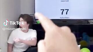 Pls subscribe 2
