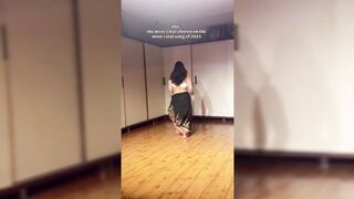 Indian Girl Riya Shoor Dance 2