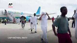 US deports dozens to Haiti after a gang attack that left 47 dead