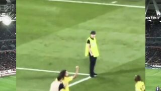 60.000 suporter lawan vs 1 Guendouzi! ⚽🔥
