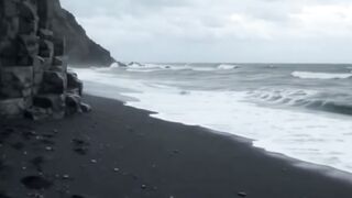 🌊 A PRAIA NEGRA ONDE AS ONDAS PARECEM QUERER ENGOLIR TUDO! 🇮🇸