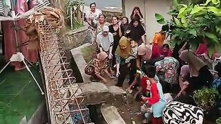 Keseruan di sebuah perkampungan