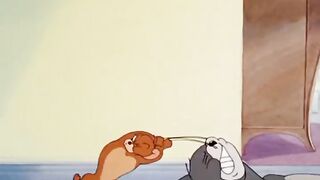 Jerry Plays Music & Fools The Mouse Exterminator! | Classic Tom and Jerry Traps
