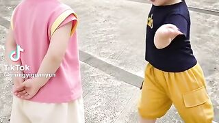KIDS  DANCING WELL