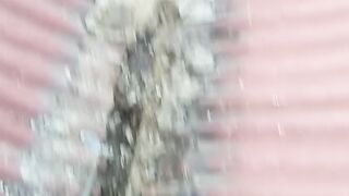 Mengerjakan talang bocor