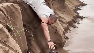 この落ち方よ... सावन ジャンプスピンサーブってやつかな ジャンプスピンサー