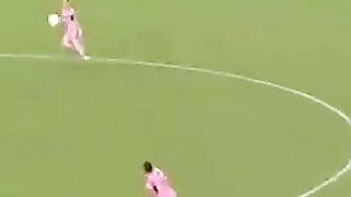 Lionel Messi Incredible Dribbles 5 Players 2