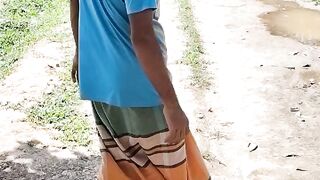 গ্রামের রাস্তায় কিছু সময় হাঁটাচলা করা 🙄😅
