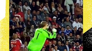 Neuer berasa main jadi bek tengah
