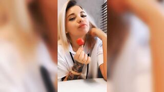 Strawberry bomb
