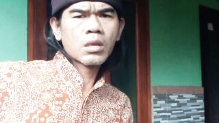 Pake gelantungan segala