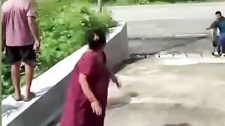 Floods in Nepal — Panicked Residents Flee to Safety