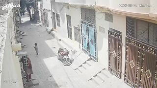 Very bad situation||Row in Pakistani home
