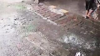 Hujan hujanan 2