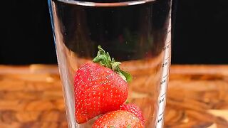 Rooh afja with strawberry juice