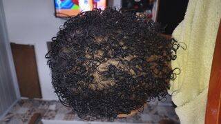 Cabelo feito com soltura dos cachos 6
