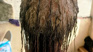 Cabelo feito com soltura dos cachos 7