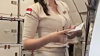 Pramugari Cantik Super Air Jet Sedang Bertugas dalam Pesawat 4