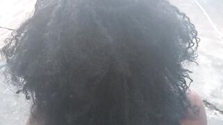 Cabelo feito com soltura dos cachos 11