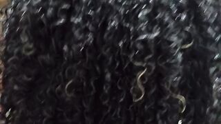 Cabelo feito com soltura dos cachos 12