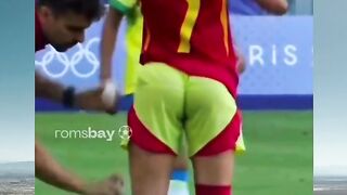 Alasan kenapa sepak bola pria & wanita dipisah! ⚽️😳