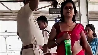 Khade Khade Reel Bna Di 😎 #police #reaction #funny #public #memes #funnymoments #shorts