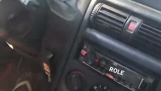 DIRIGINDO SEM VOLANTE
