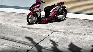 Honda Vario red silver color style