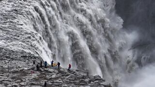 Fuerza e Impacto: La Inmensidad de Dettifox: La Cascada Más Poderosa de Europa