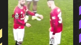 Bruno cuma bisa tertawa heran melihat candaan tersebut