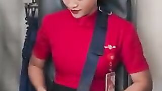 Pramugari Cantik Wings Air Saat duduk dan Memakai Sabuk pengaman Dalam Pesawat.mp4