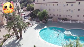 A day of sun and tranquility thay deserves a swim in the pool