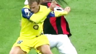 Ronaldinho play Milan