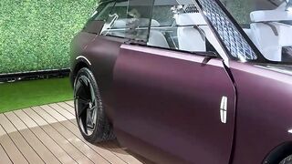 This all-electric Lincoln concept features a completely transparent frunk