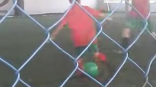 Drible no colega de time kkkk