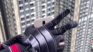 Deadpool Phone Magic, Gwen show this