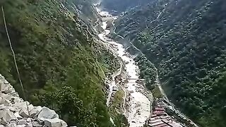 momento exato da tisunami de gelo e lama no nepal destruição total