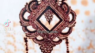 Mehndi h rachni wali