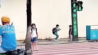 Esse muleke é zica